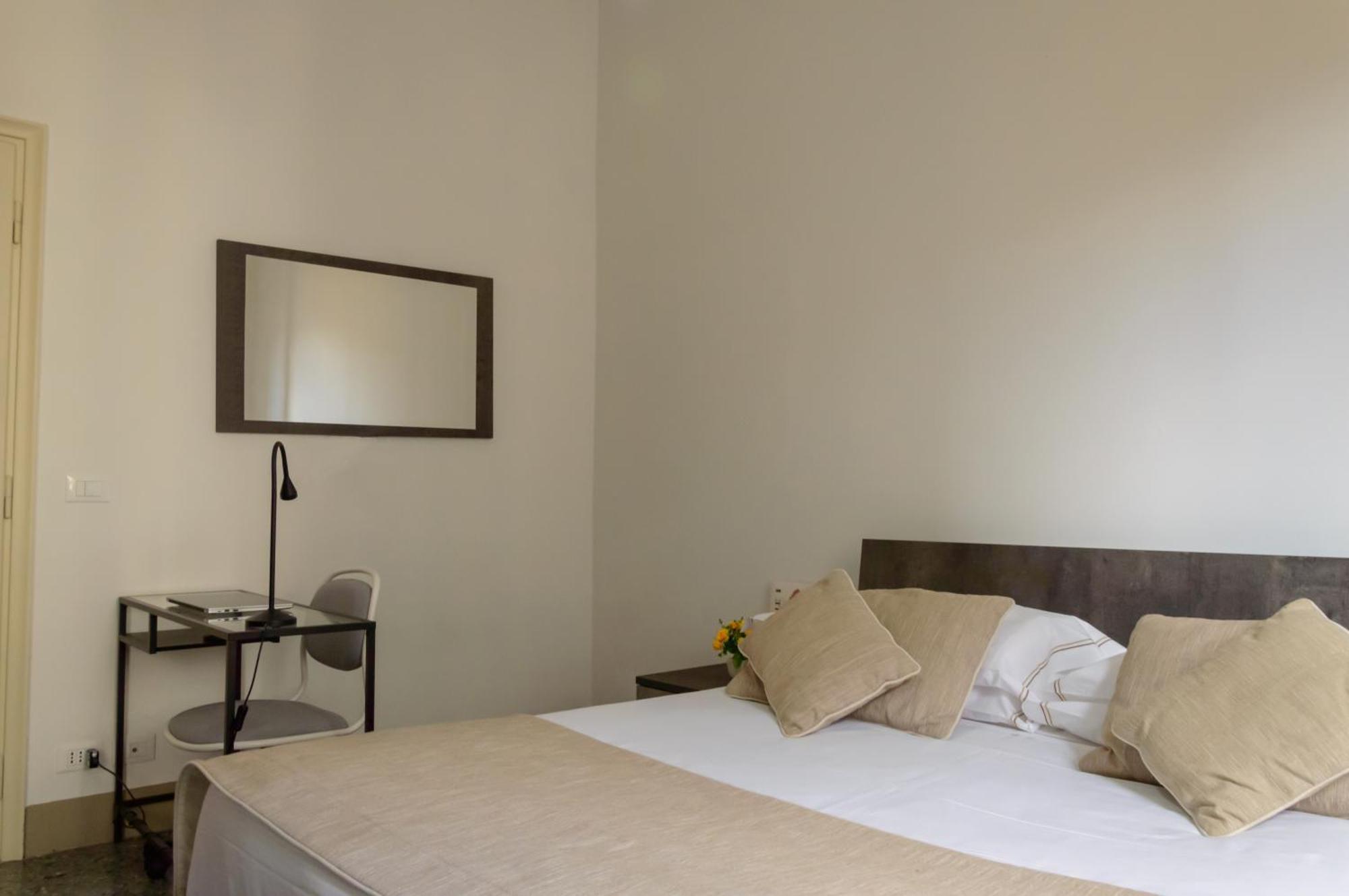 Homelink Firenze - Charlotte Bagian luar foto